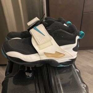 Nike Diamond Turf,Black/White/Turquoise, Size 10.5